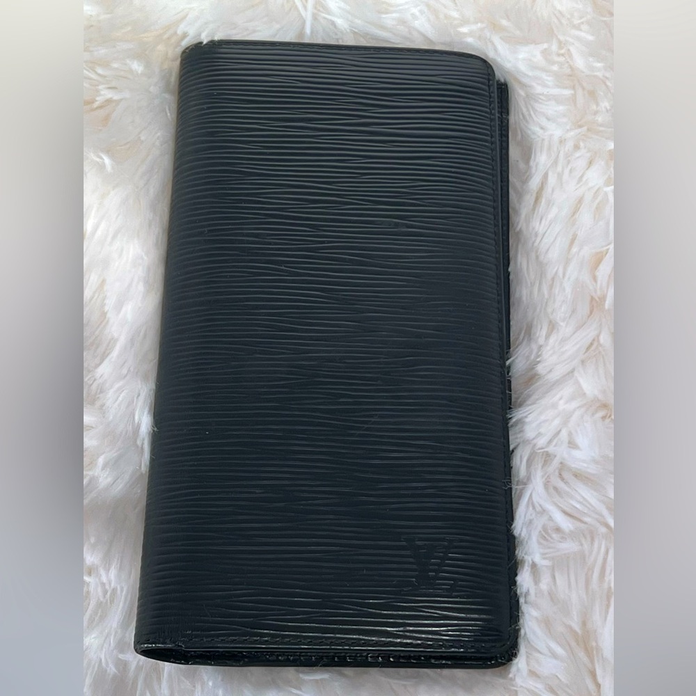 Louis Vuitton Epi Leather Brazza Wallet